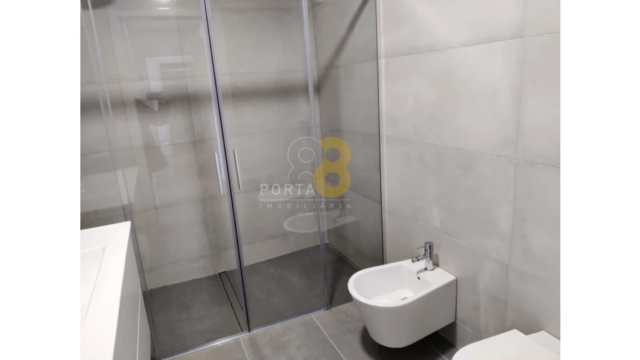 Apartamento T3 para Venda em Cedofeita, Santo Ildefonso, Sé, Miragaia, São Nicolau e Vitória Foto 17