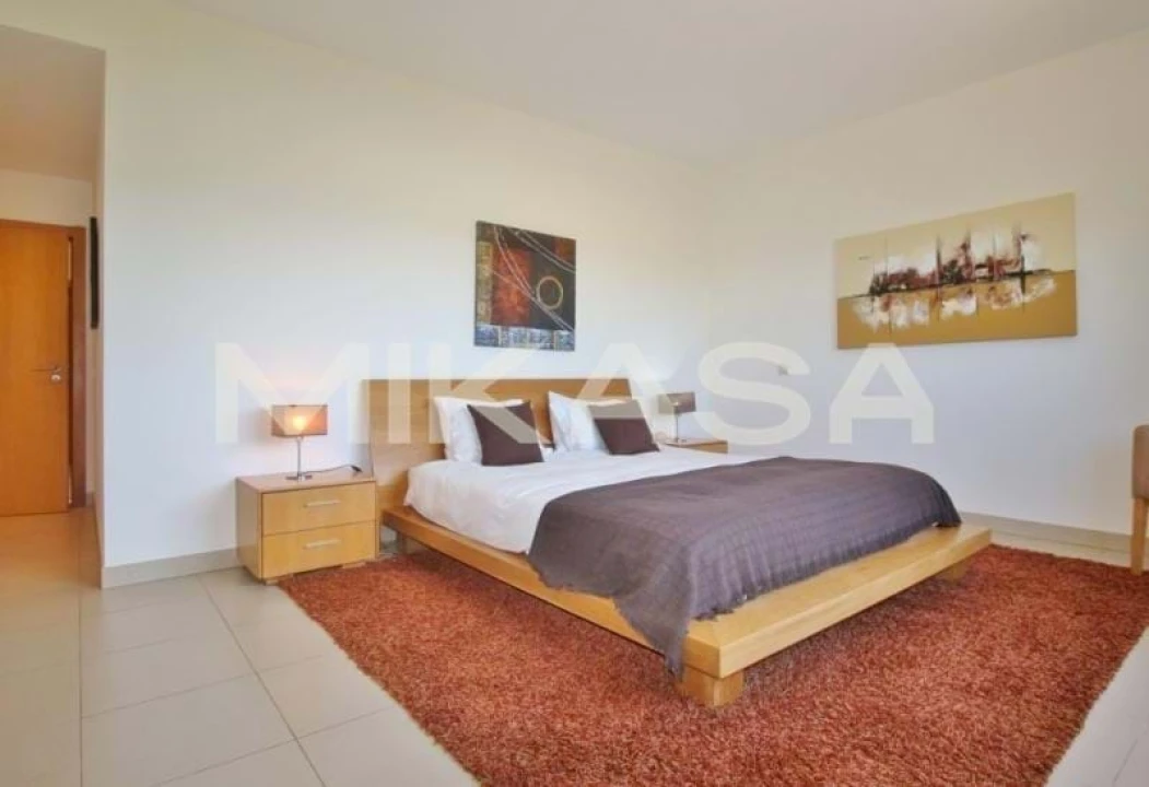 Moradia T5 para Venda em Lagos (São Sebastião e Santa Maria) Foto 5