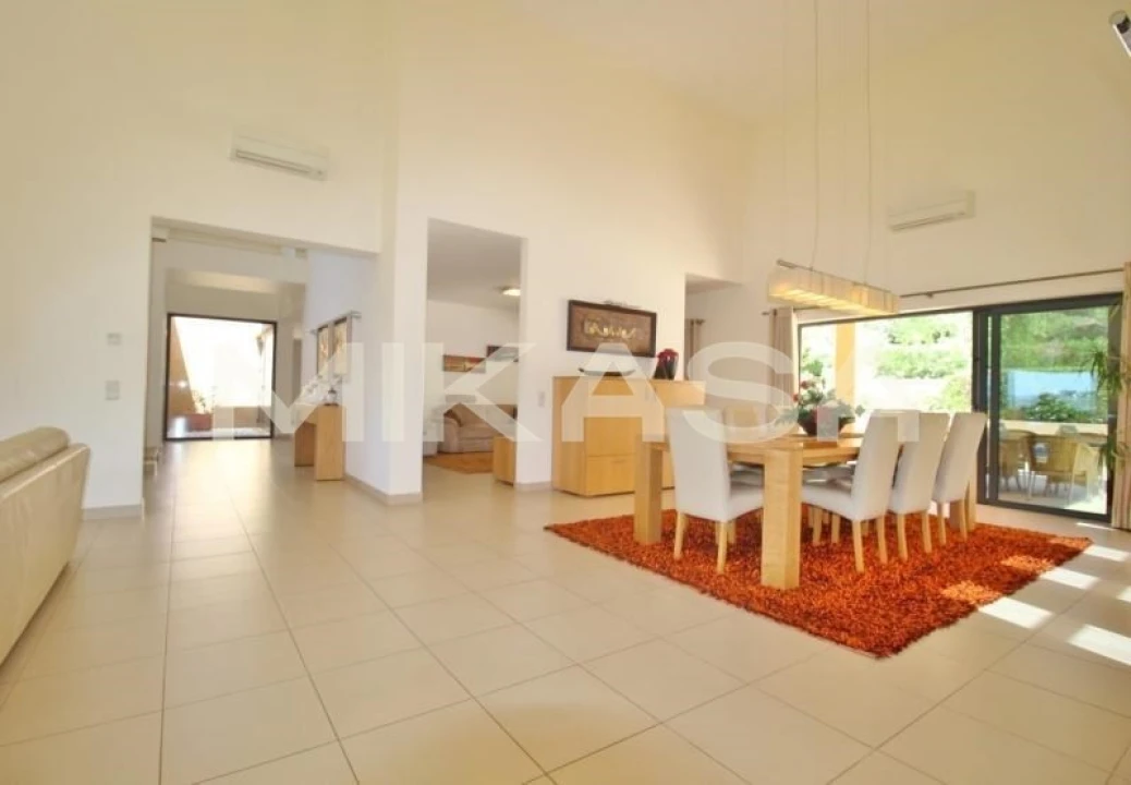 Moradia T5 para Venda em Lagos (São Sebastião e Santa Maria) Foto 10