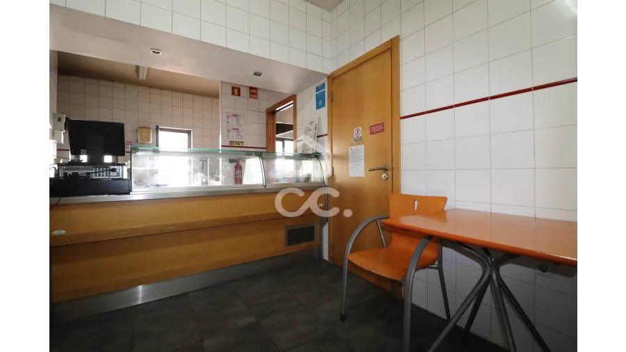 Prédio para Venda em Vila Nova de Anços Foto 7