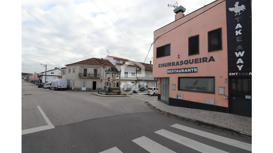 Prédio para Venda em Vila Nova de Anços Foto 19