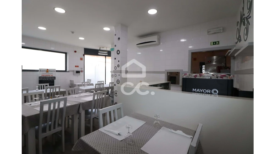 Prédio para Venda em Vila Nova de Anços Foto 4