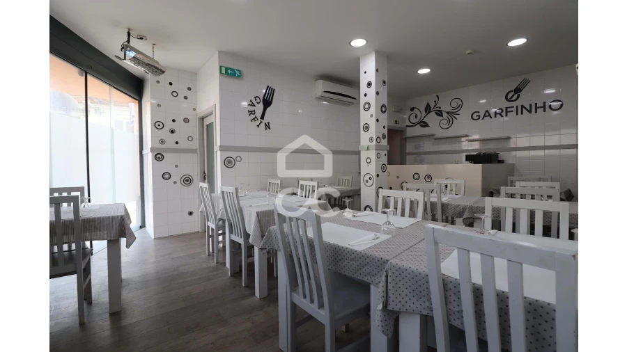 Prédio para Venda em Vila Nova de Anços Foto 2