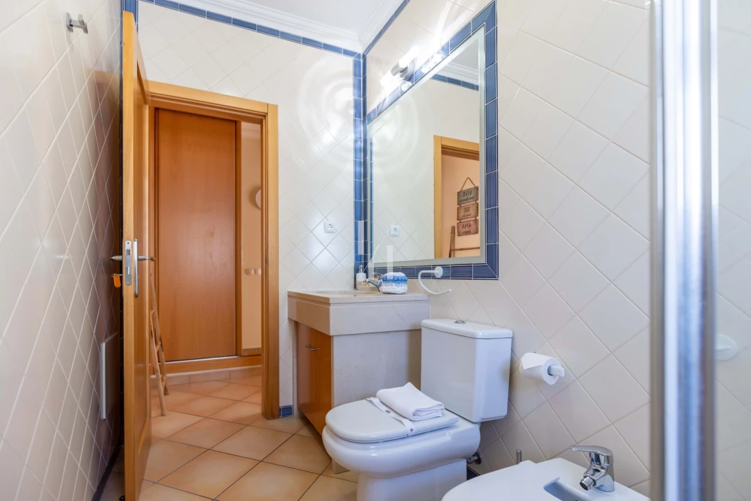 Apartamento para Arrendamento férias em Quarteira Foto 11