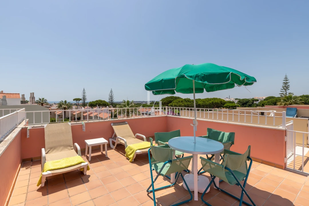 Apartamento para Arrendamento férias em Quarteira Foto 16