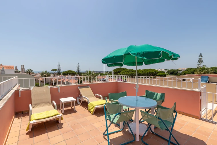 Apartamento para Arrendamento férias em Quarteira Foto 16