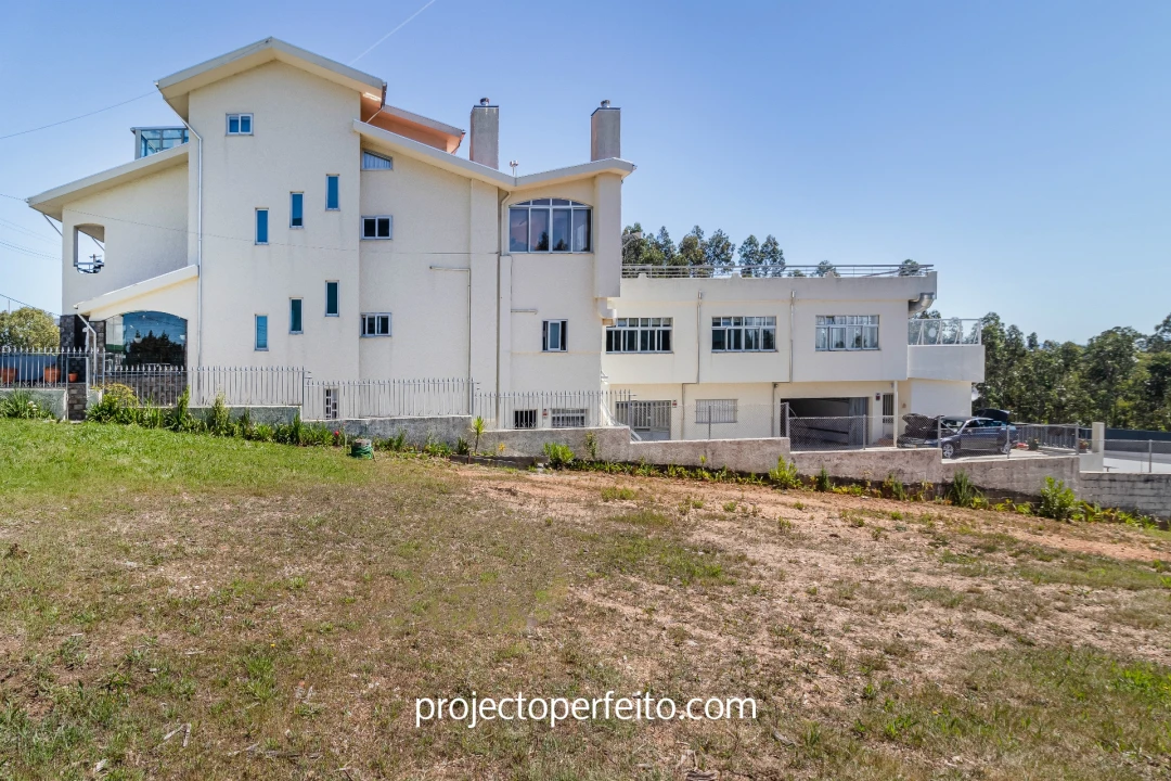 Moradia T5 para Venda em Sandim, Olival, Lever e Crestuma Foto 1