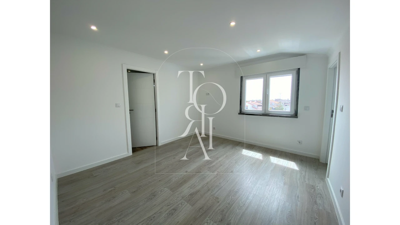 Moradia T3 para Venda em Carnaxide e Queijas Foto 20