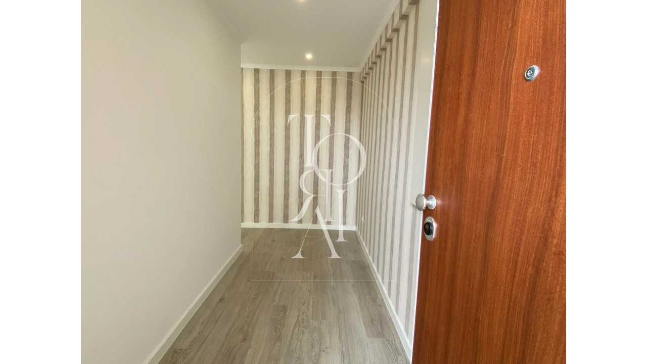 Moradia T3 para Venda em Carnaxide e Queijas Foto 5