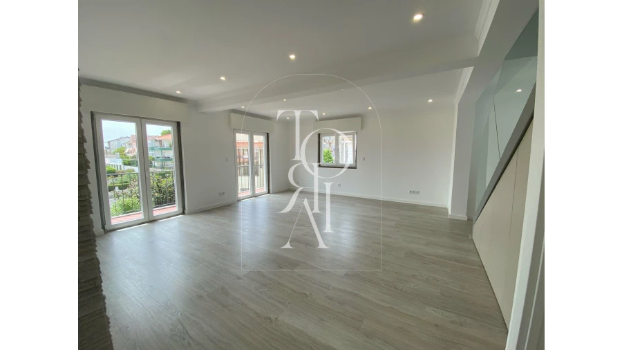 Moradia T3 para Venda em Carnaxide e Queijas Foto 3