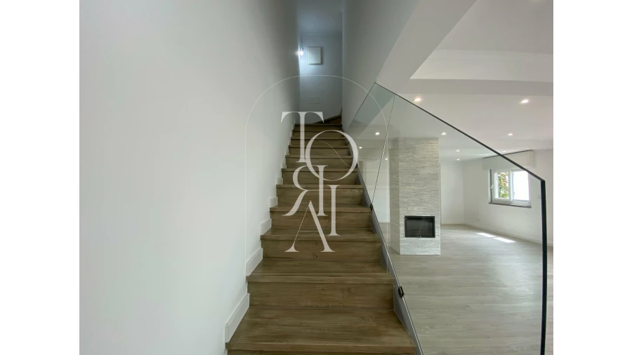 Moradia T3 para Venda em Carnaxide e Queijas Foto 14