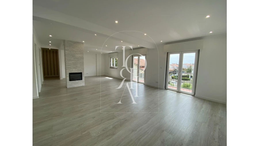 Moradia T3 para Venda em Carnaxide e Queijas Foto 1