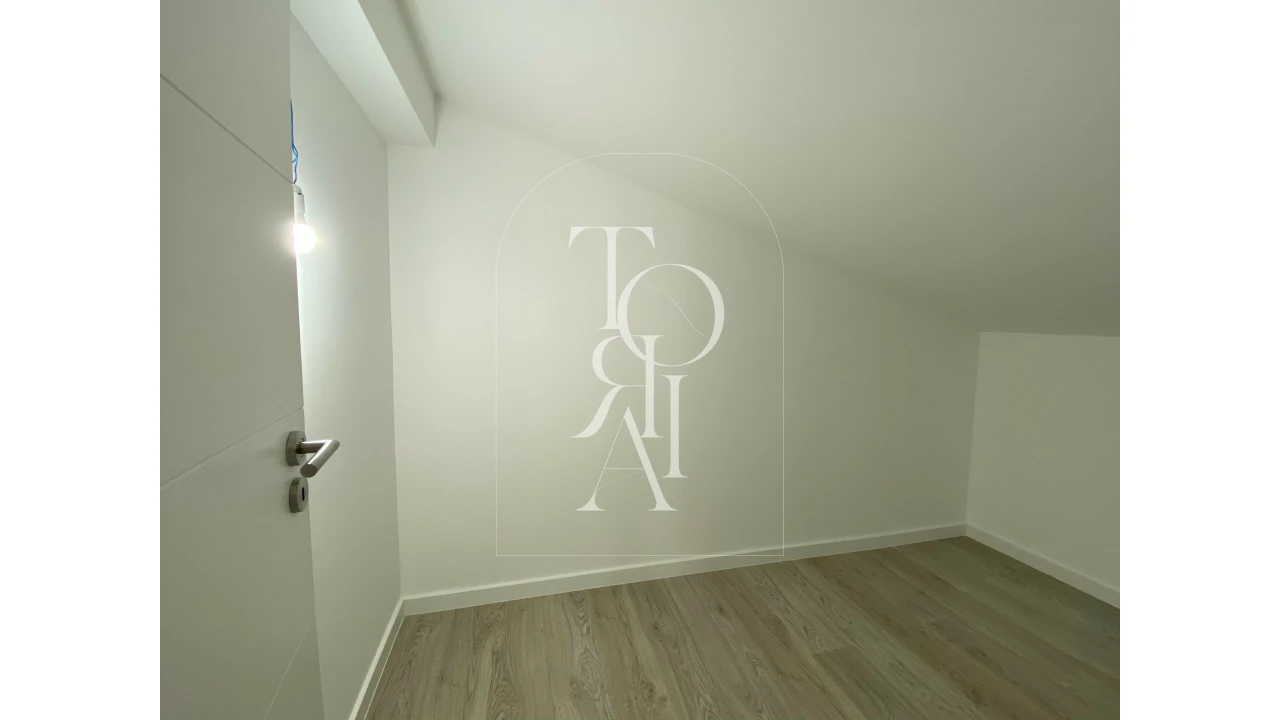 Moradia T3 para Venda em Carnaxide e Queijas Foto 16