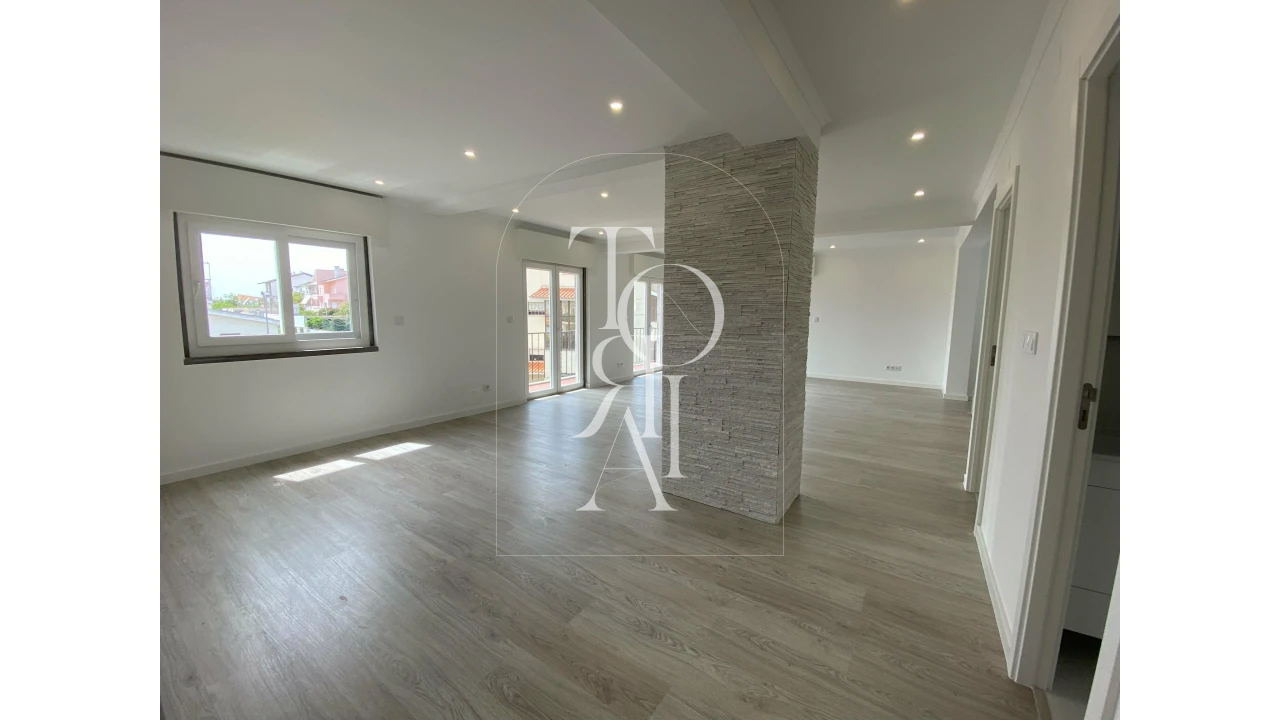 Moradia T3 para Venda em Carnaxide e Queijas Foto 2