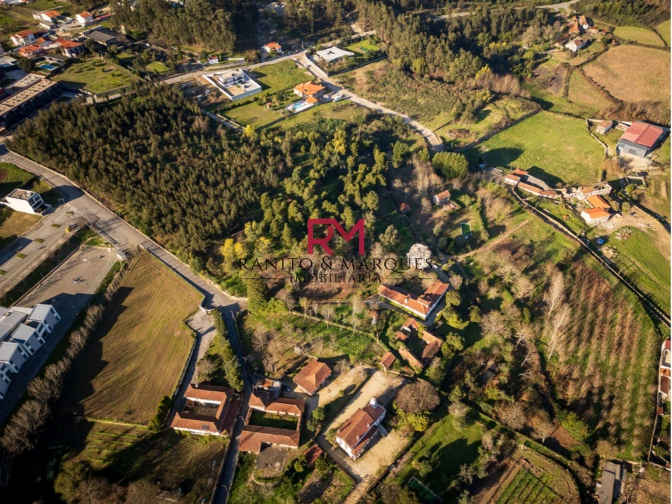 Terreno P/ Prédio para Venda em Paredes Foto 2