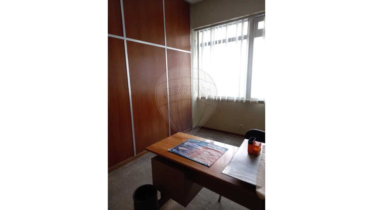 Escritório para Venda em Santa Maria, São Pedro e Matacães Foto 6