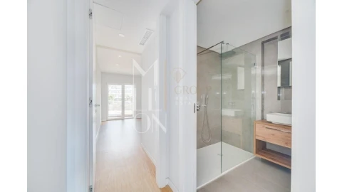 Apartamento T3 para Venda em Carcavelos e Parede