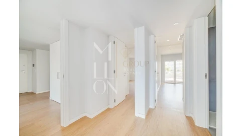 Apartamento T3 para Venda em Carcavelos e Parede