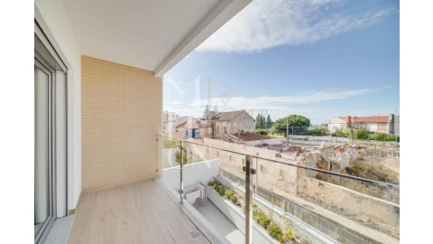 Apartamento T3 para Venda em Carcavelos e Parede