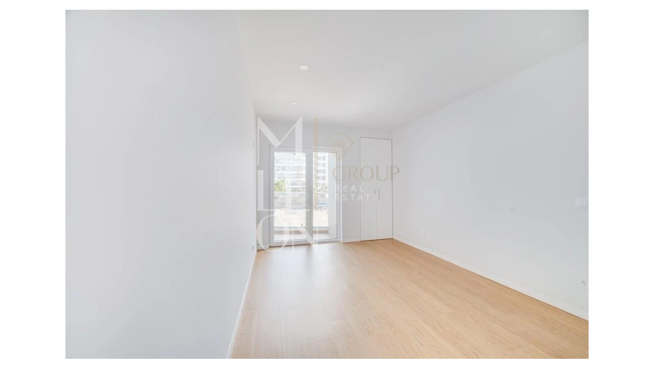 Apartamento T3 para Venda em Carcavelos e Parede Foto 15