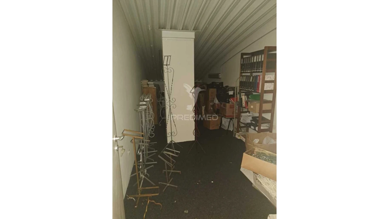 Garagem para Venda em Praia da Vitoria (Santa Cruz) Foto 7