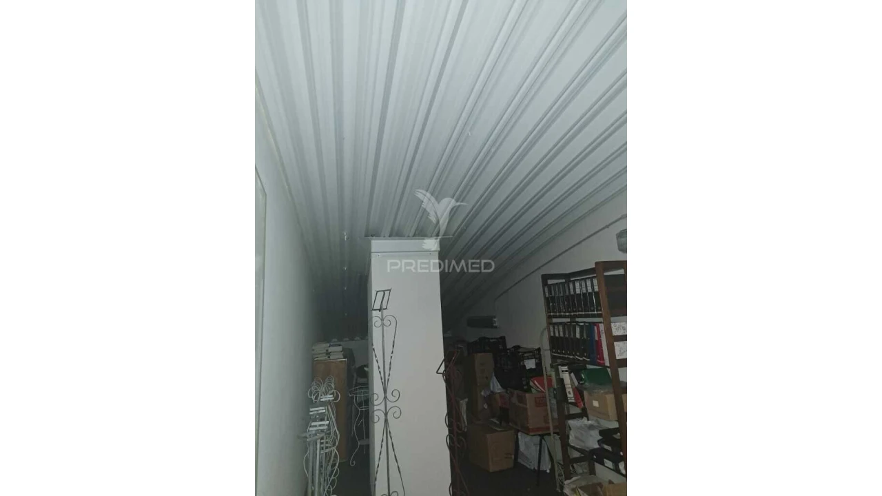 Garagem para Venda em Praia da Vitoria (Santa Cruz) Foto 3