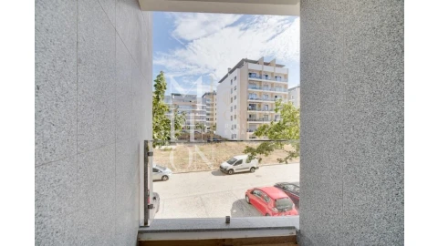 Apartamento T3 para Venda em Carcavelos e Parede