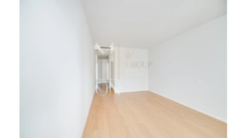 Apartamento T3 para Venda em Carcavelos e Parede