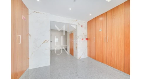 Apartamento T3 para Venda em Carcavelos e Parede