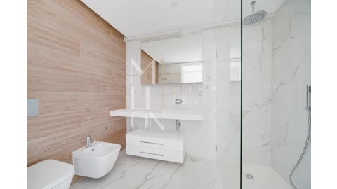 Apartamento T3 para Venda em Carcavelos e Parede