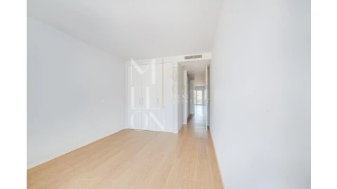 Apartamento T3 para Venda em Carcavelos e Parede