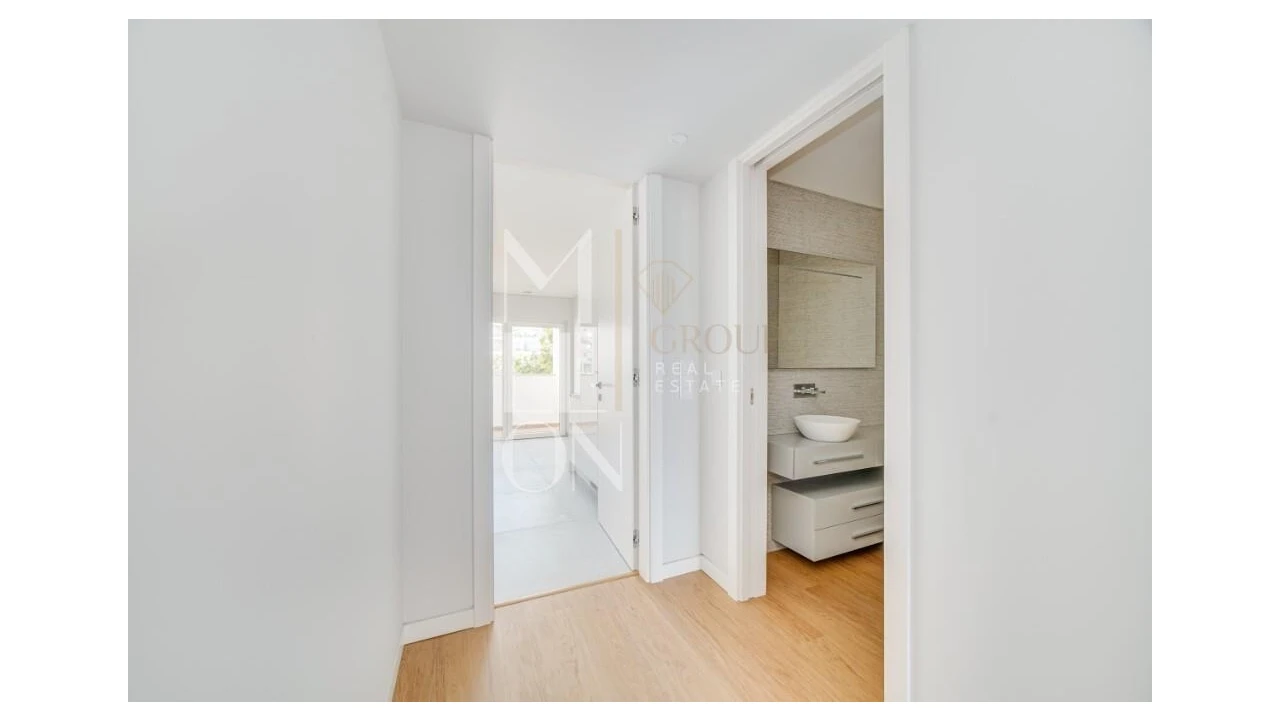 Apartamento T3 para Venda em Carcavelos e Parede Foto 2