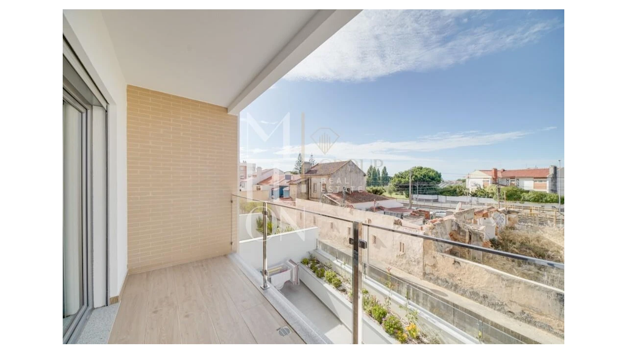 Apartamento T3 para Venda em Carcavelos e Parede Foto 9