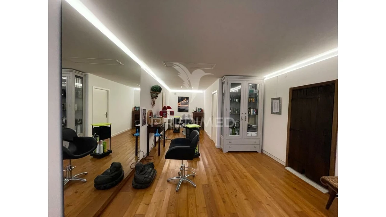 Loja para Venda em Santa Maria da Devesa Foto 1