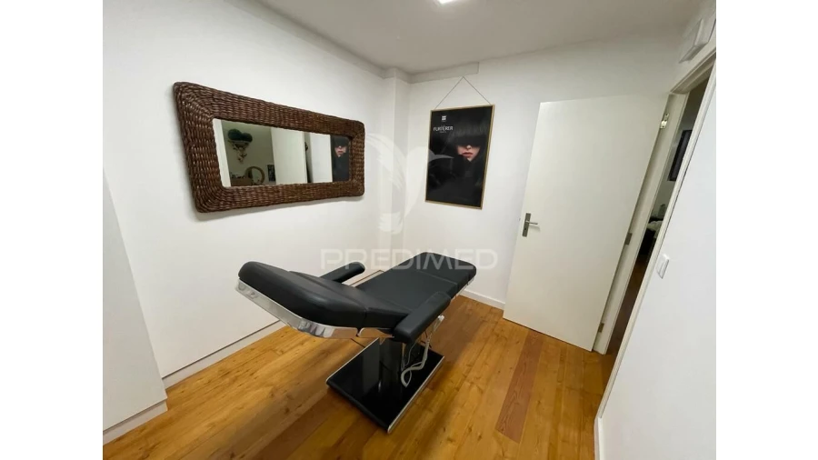 Loja para Venda em Santa Maria da Devesa Foto 9