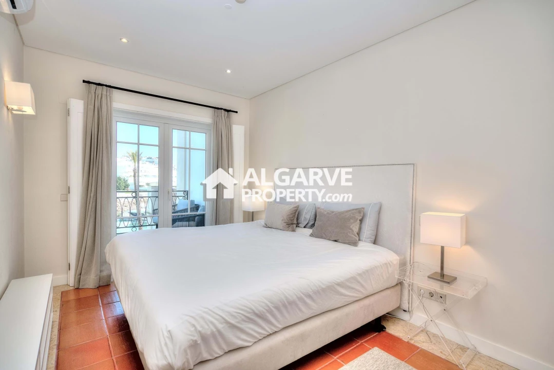 Apartamento T2 para Venda em Quarteira Foto 4