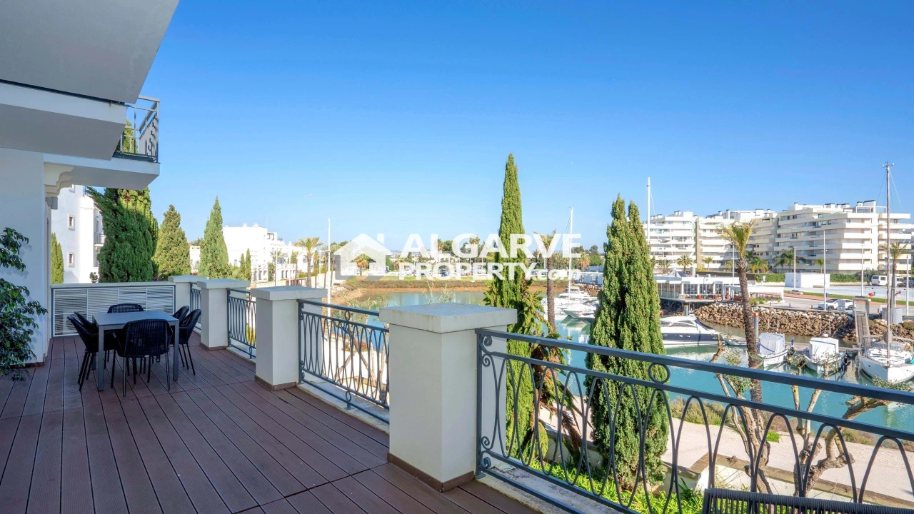 Apartamento T2 para Venda em Quarteira Foto 5
