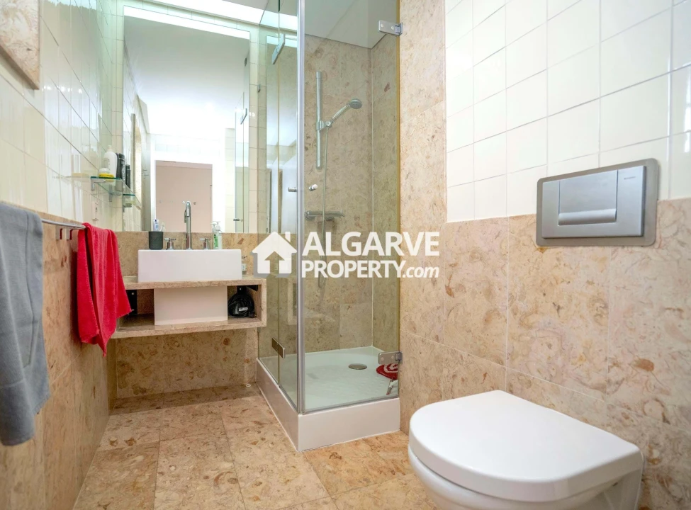 Apartamento T2 para Venda em Quarteira Foto 11