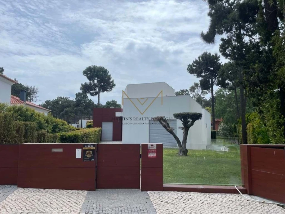 Moradia T5 para Venda em Charneca de Caparica e Sobreda Foto 1