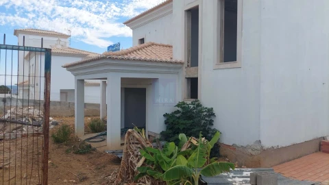 Moradia T4 para Venda em Guia