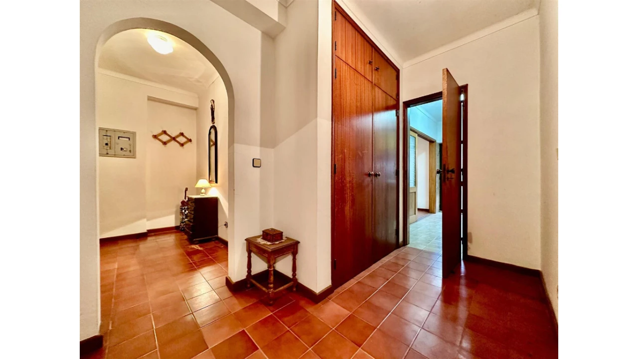 Apartamento T1 para Venda em Buarcos Foto 2