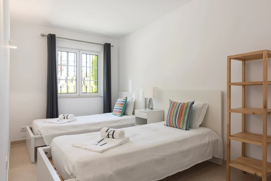 Apartamento T2 para Arrendamento férias em Quarteira Foto 5