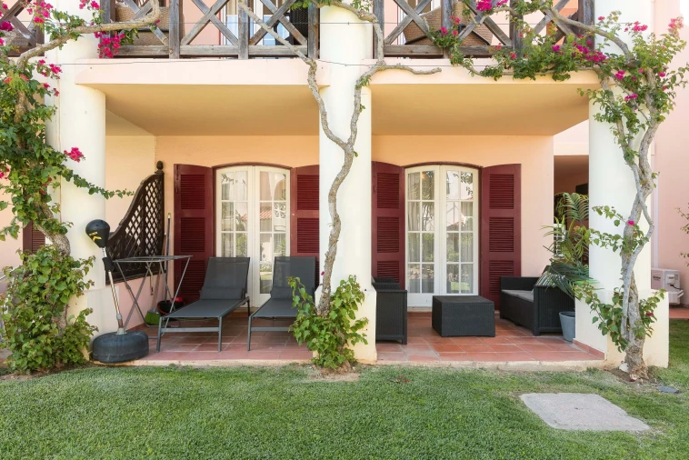 Apartamento T2 para Arrendamento férias em Quarteira Foto 7