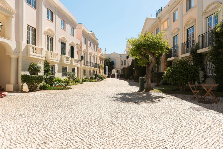 Apartamento T2 para Arrendamento férias em Quarteira Foto 17