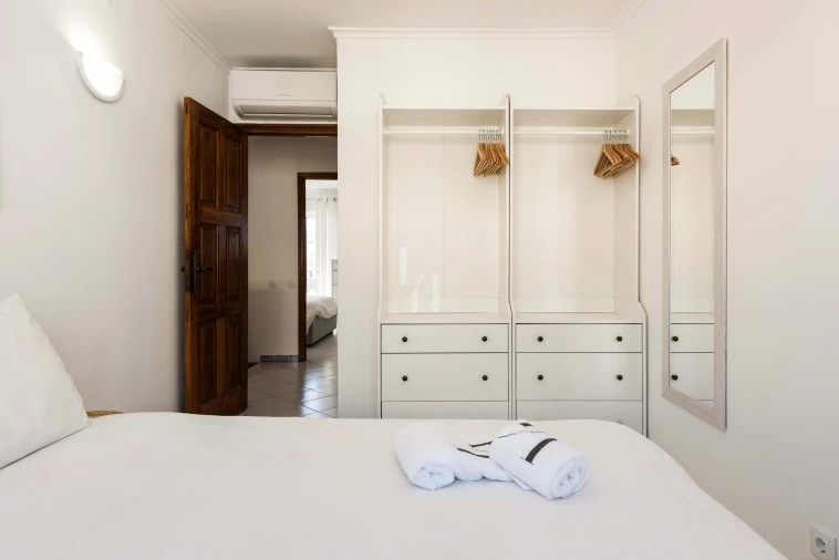 Apartamento T3 para Arrendamento férias em Quarteira Foto 17