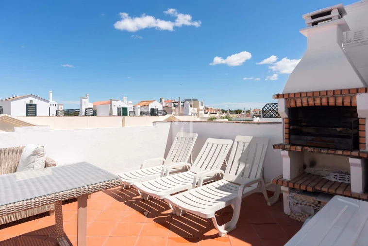 Apartamento T3 para Arrendamento férias em Quarteira Foto 9