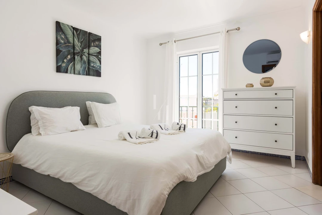 Apartamento T3 para Arrendamento férias em Quarteira Foto 14