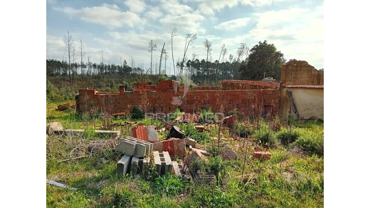Moradia T4 para Venda em Freixianda, Ribeira do Fárrio e Formigais Foto 5