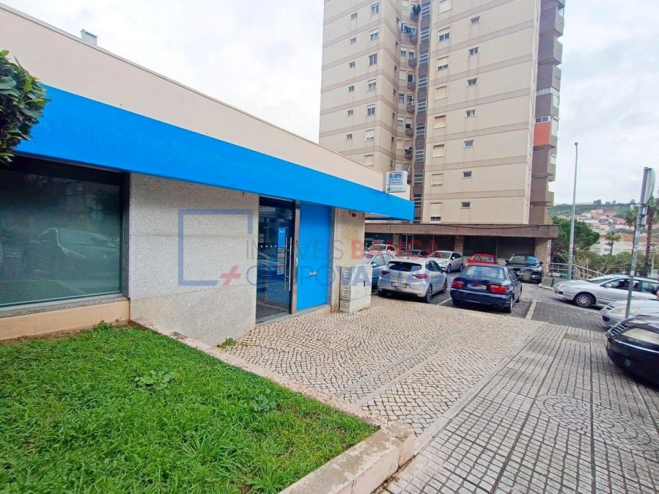 Loja para Venda em Póvoa de Santo Adrião e Olival Basto Foto 5