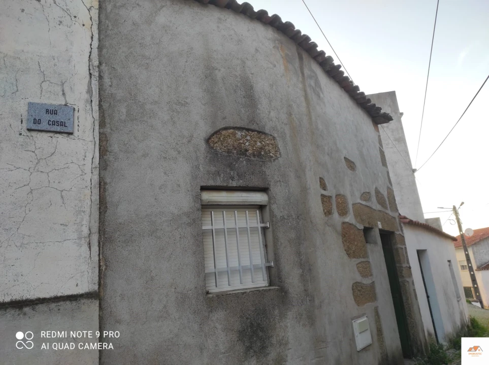 Moradia T5 para Venda em Salgueiro do Campo Foto 3